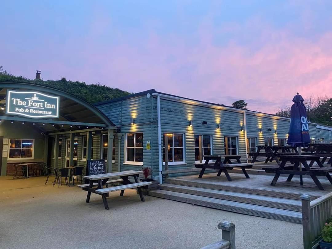 Sunset Sea View Chalet With Hot Tub Torpoint Esterno foto